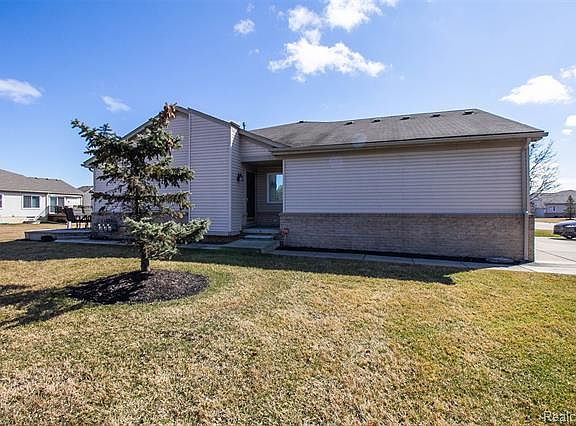 2nd image of 53300 Glen Oak Dr