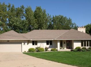 6008 Luigi Cir, Bloomington, MN 55438