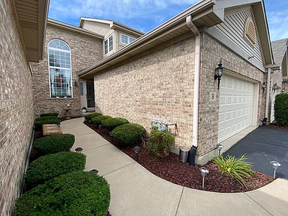 4th image of 8 Iliad Dr