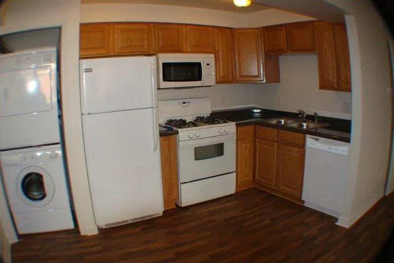 1 bed, 700 sqft, $925 — Photo 4