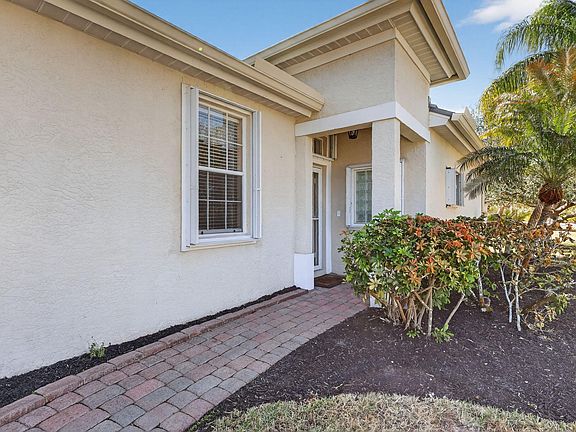 3rd image of 3634 NW Deer Oak Drive