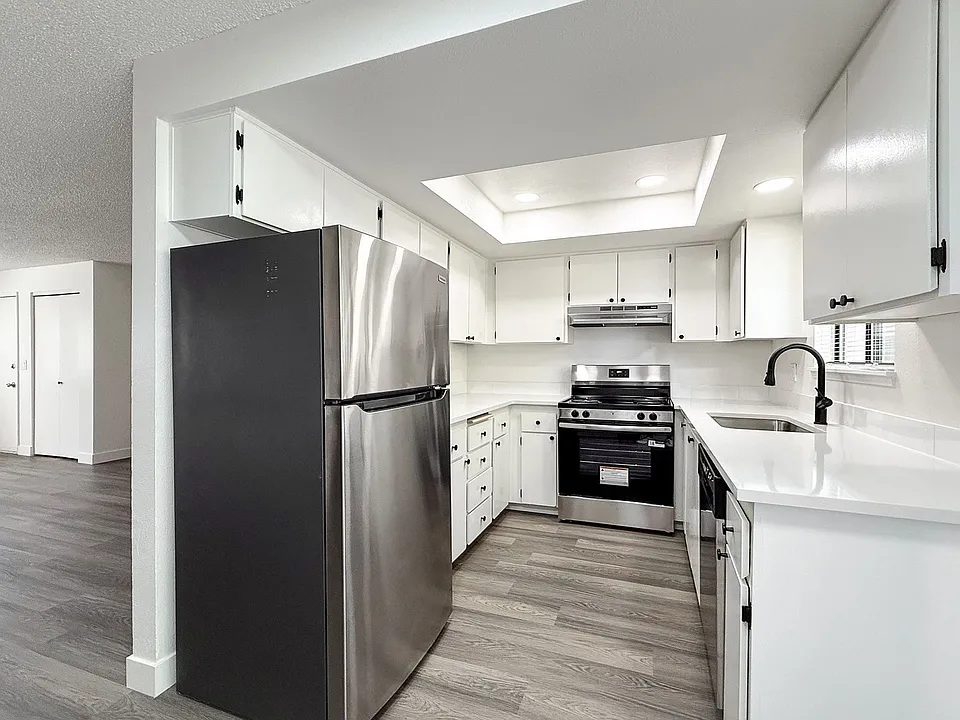 Avalon Court Apartments