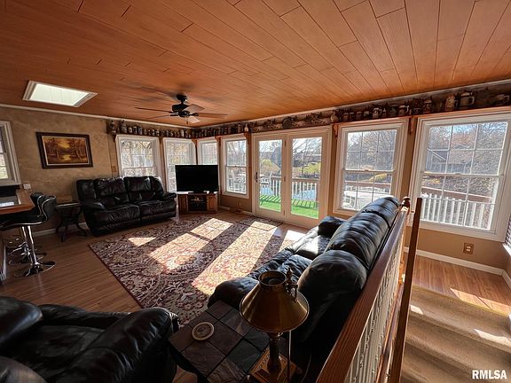 5th image of 420 Hemlock Dr
