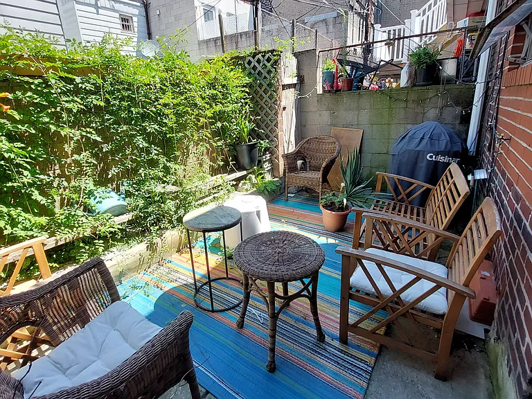 931 Fernon St — Photo 9