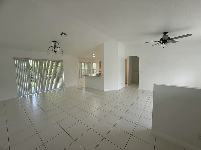 100 Cocoplum Cir — Photo 5