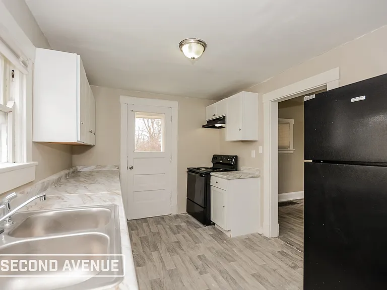 4692 Winton Rd — Photo 5