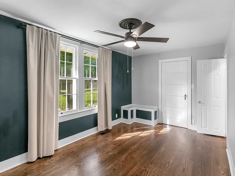 258 E Moody Ave — Photo 30