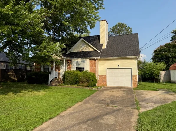 2011 Windroe Dr, Clarksville, TN 37042