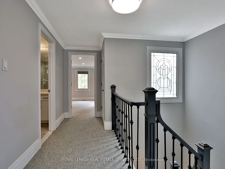 1021 Runnymead Cres — Photo 14