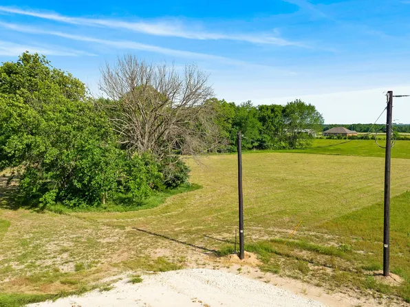434 Private Road 33085, Sumner, TX 75486