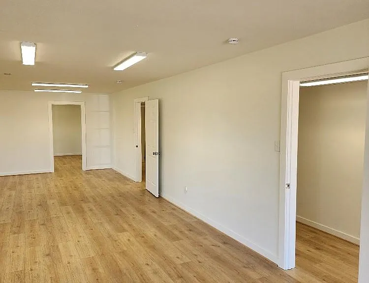 1301 N Avenue H — Photo 8