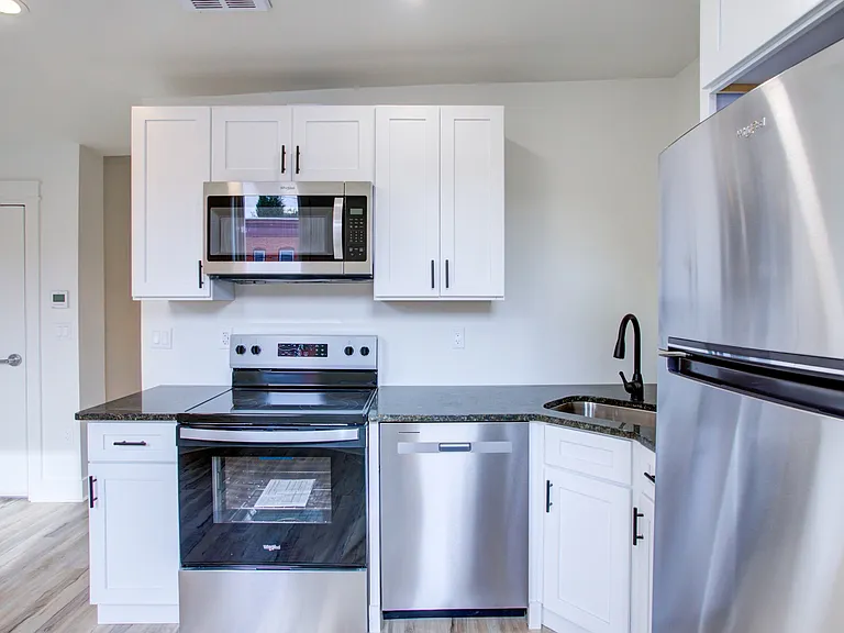 11 E Walnut St #3 — Photo 1
