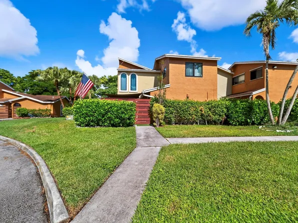 8009 NW 71st Ct, Tamarac, FL 33321