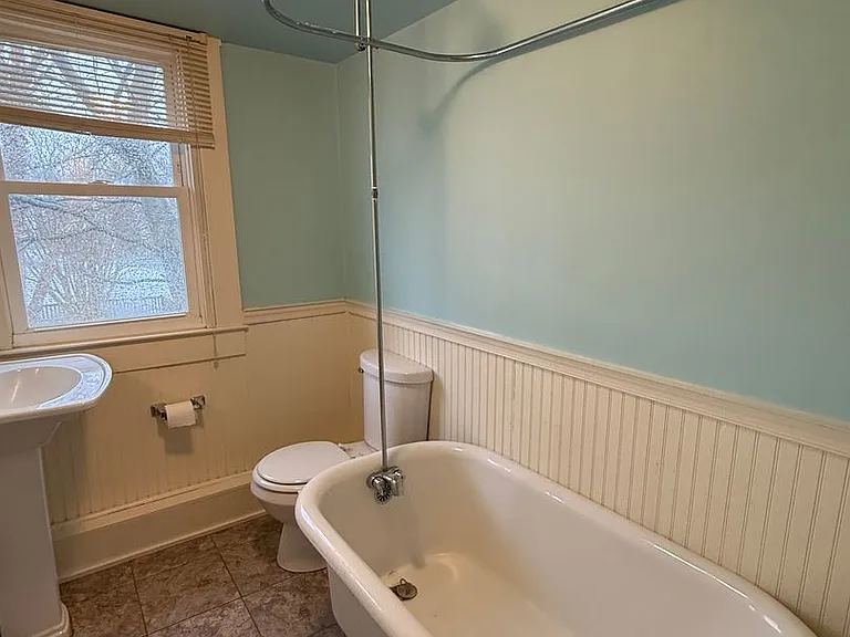 406 Robbins St — Photo 20