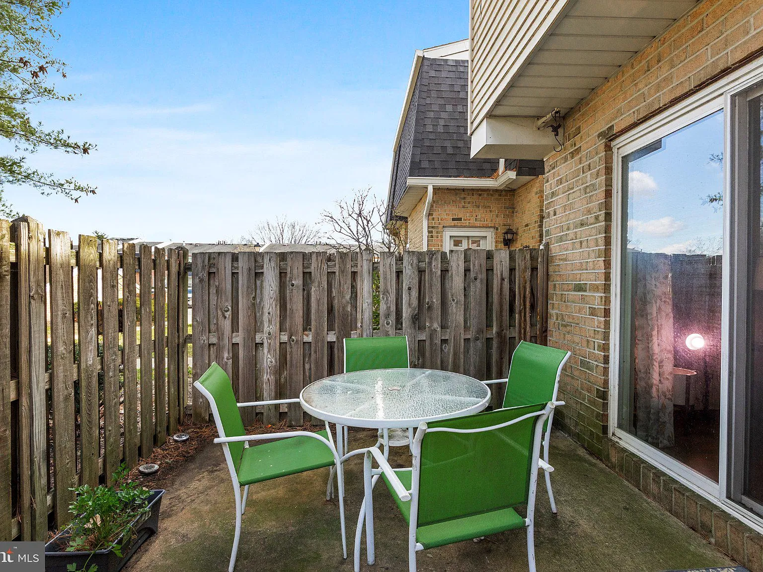 2 bed, 2.5 bath, 1136 sqft, $1,950 — Photo 3
