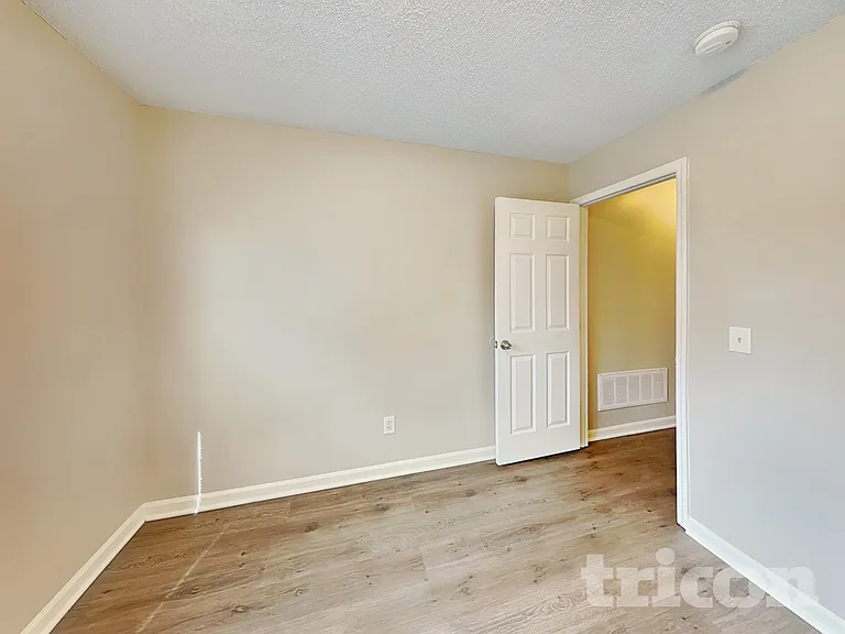 216 Netherland Dr — Photo 13
