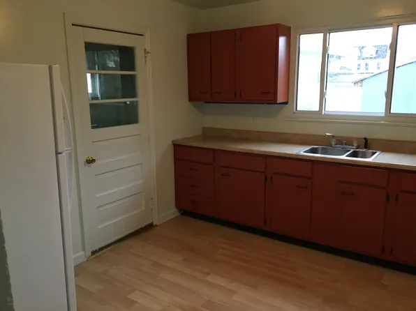 406 1st Ave, Carnegie, PA 15106