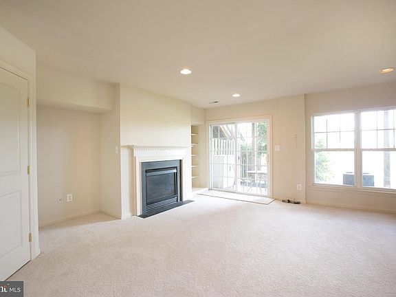 3rd image of 9171 Cascade Falls Dr
