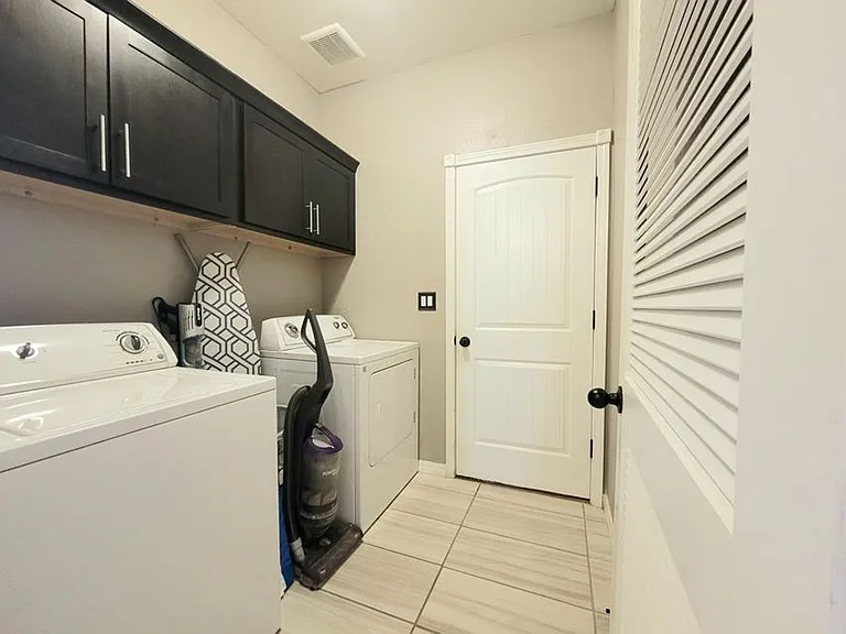 7852 Enchanted View Dr — Photo 16