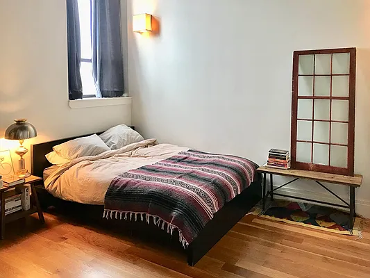 Rented by Nooklyn NYC LLC | media 72