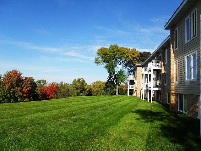 1st image of 3910 Valley View Dr N APT 102