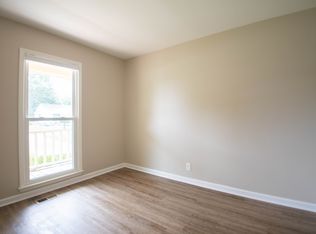 916 Harpeth Bend Dr, Nashville, TN 37221