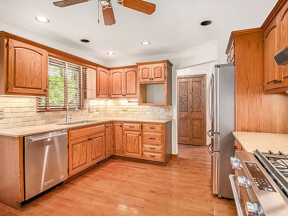 2nd image of 7S150 Thornapple Dr