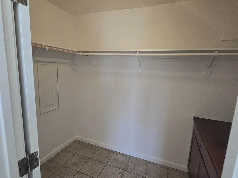 708 Eucalyptus Ave — Photo 43