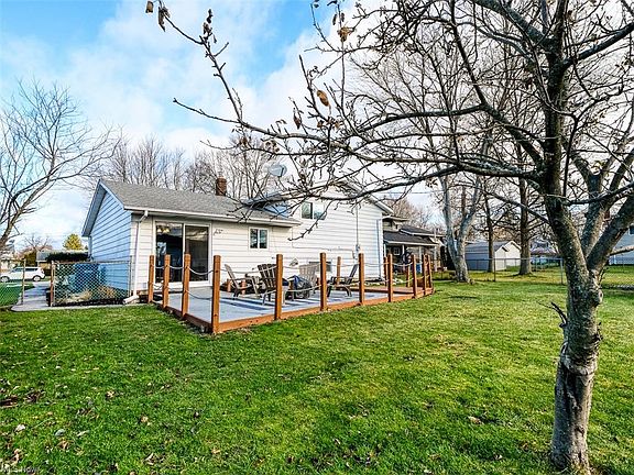 4th image of 22251 Sharon Ln