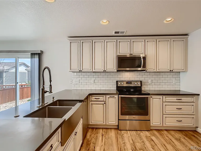 2402 S Quartz St — Photo 8