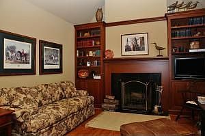 5th image of 584 Waverly Ln