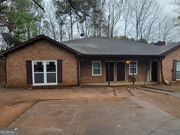 2nd image of 1086 Summer Brook Rd