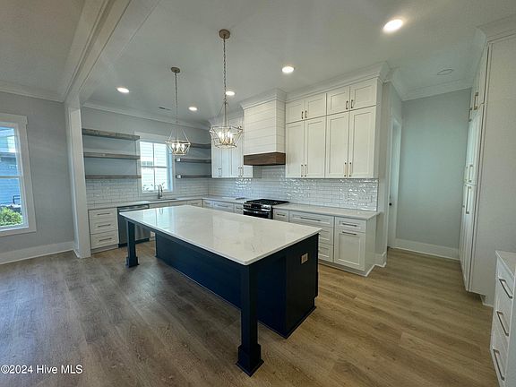 3rd image of 106 Bogue Harbor Court