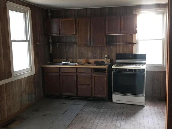 5th image of 262 Central Ave