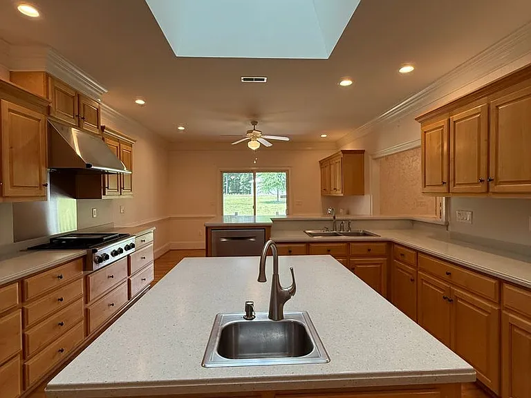 785 Glenwood Dr — Photo 11