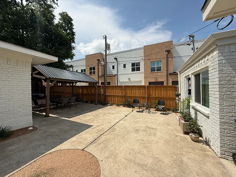 5800 Locke Ave #3 — Photo 16