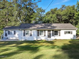 324 Court St, Raymond, MS 39154
