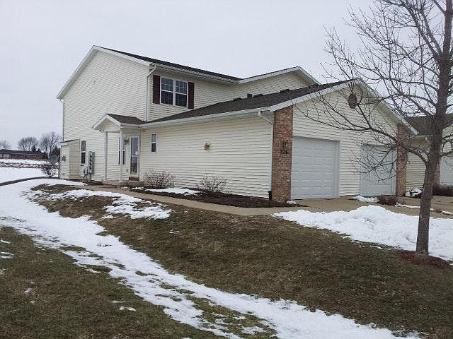 End unit with private entrance
