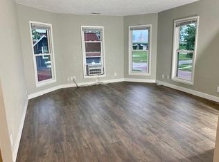 408 B Ave NW, Cedar Rapids, IA 52405