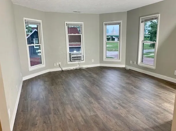 408 B Ave NW, Cedar Rapids, IA 52405