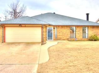11616 SW 7th St, Yukon, OK 73099