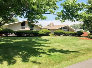 41 Mountain View Rd, Leominster, MA 01453