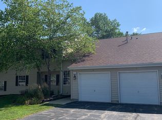15 N Victoria Ln APT G, Streamwood, IL 60107