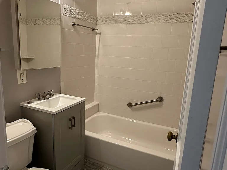 716 N Fillmore St — Photo 5