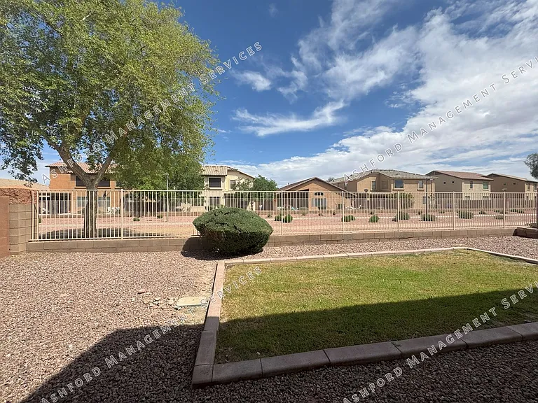 8303 S 47th Ln — Photo 39