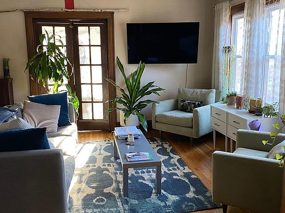 3rd image of 224 Penn Ave S #2