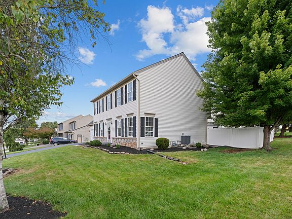 4th image of 2768 Sparrow Dr