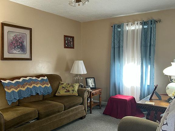 5th image of 1016 Seelbach Ave