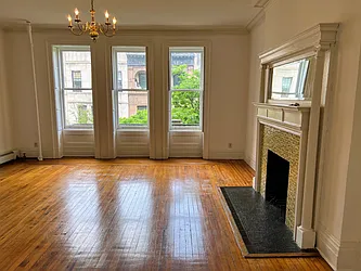 Rented by R New York