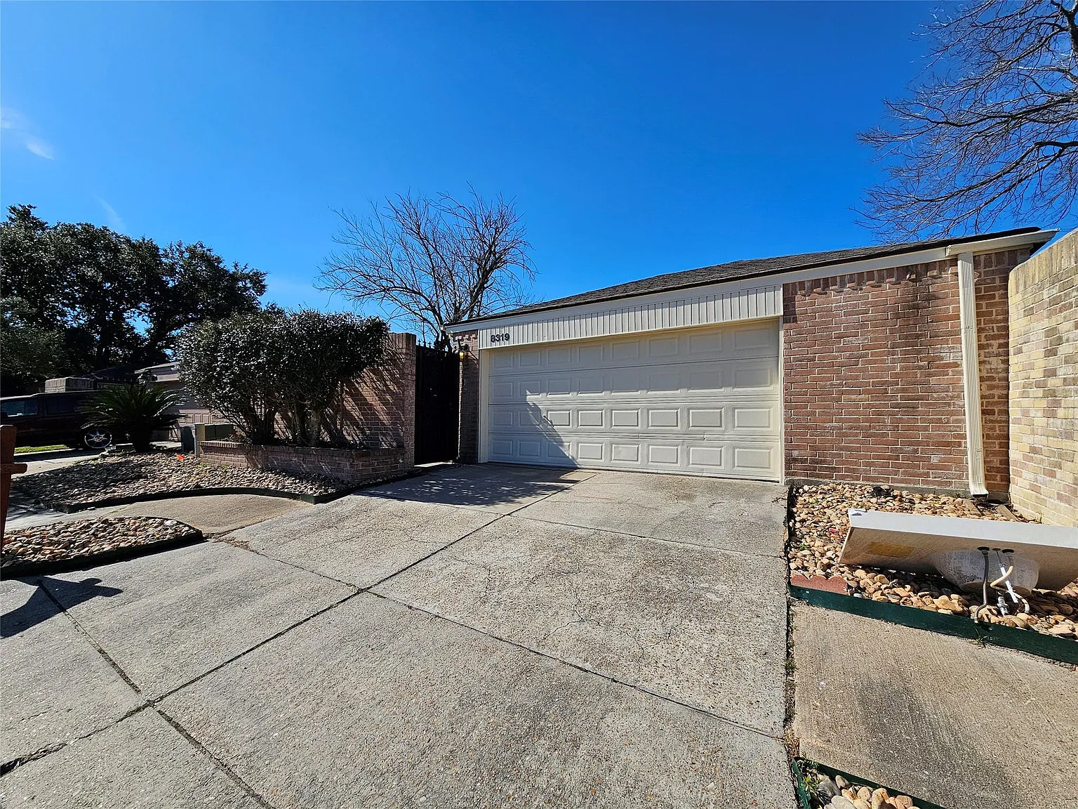 3 bed, 2.0 bath, 1446 sqft, $1,800 — Photo 1
